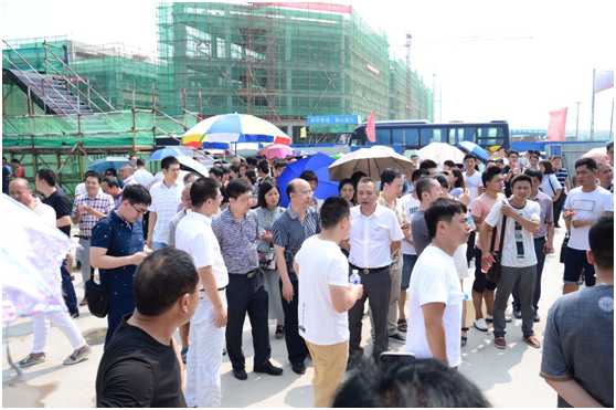 1470982143542029827.png 大红门面辅料市场明年上半年完成疏解 数百家商户赴永清考察