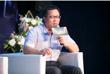 ../Library/Containers/com.tencent.xinWeChat/Data/Library/Application%20Support/Wechat/1.2/2db3d09713dfb2549d397279a43d31e8/Message/MessageTemp/9e20f478899dc29eb19741386f9343c8/OpenData/618论坛照片/论坛嘉宾,四川大学计算机学院(软件学院)院长章毅教授发表观点.jpg